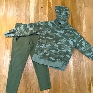 Gap kids sweatshirt and sweatpants/joggers set.